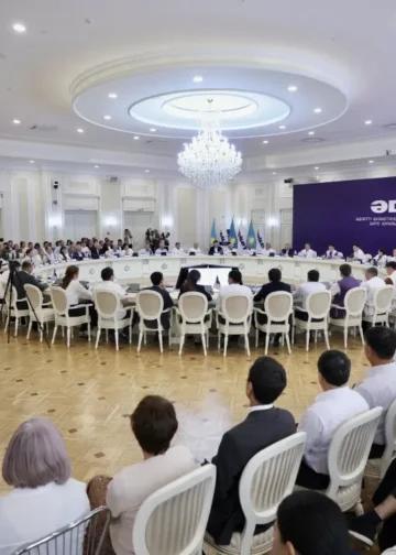 «Әділет» продолжает поездки по регионам: кандидаты встретились с жителями Мангистау