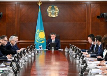 Олжас Бектенов поручил разработать налог на богатых в течение месяца